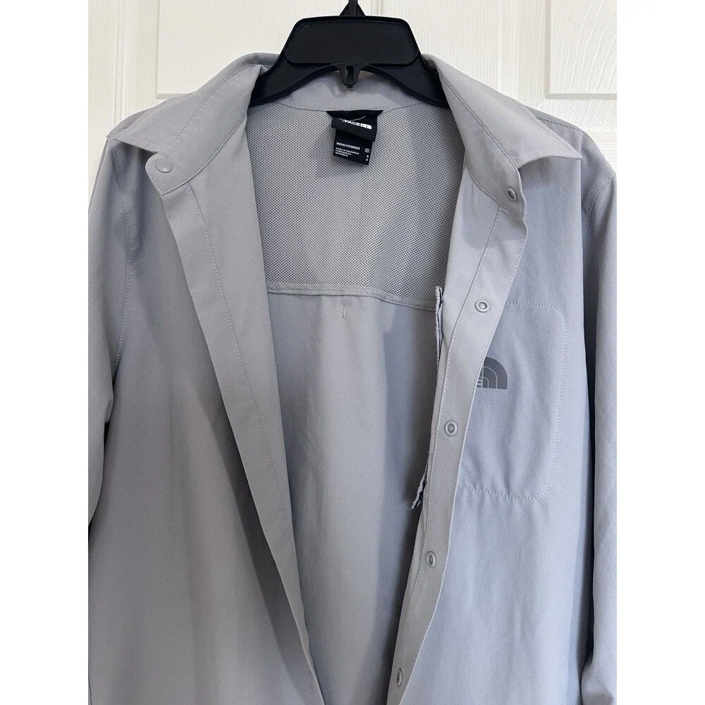 The North Face Mens Woven Polyester Button-Up Long Sleeve Gray UV S